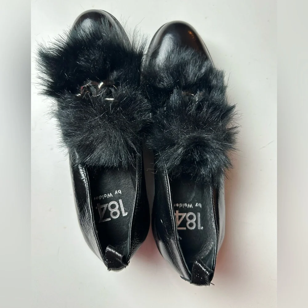 1874 By Walder Black Patent Leather Faux Fur Silver Chain Platform Loafers 39/8‎